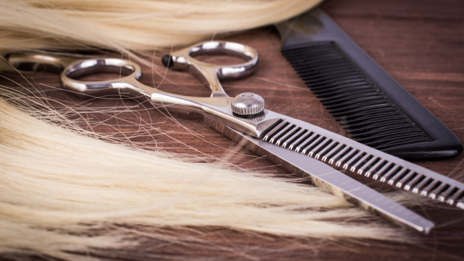 how to use thinning shears on yourself